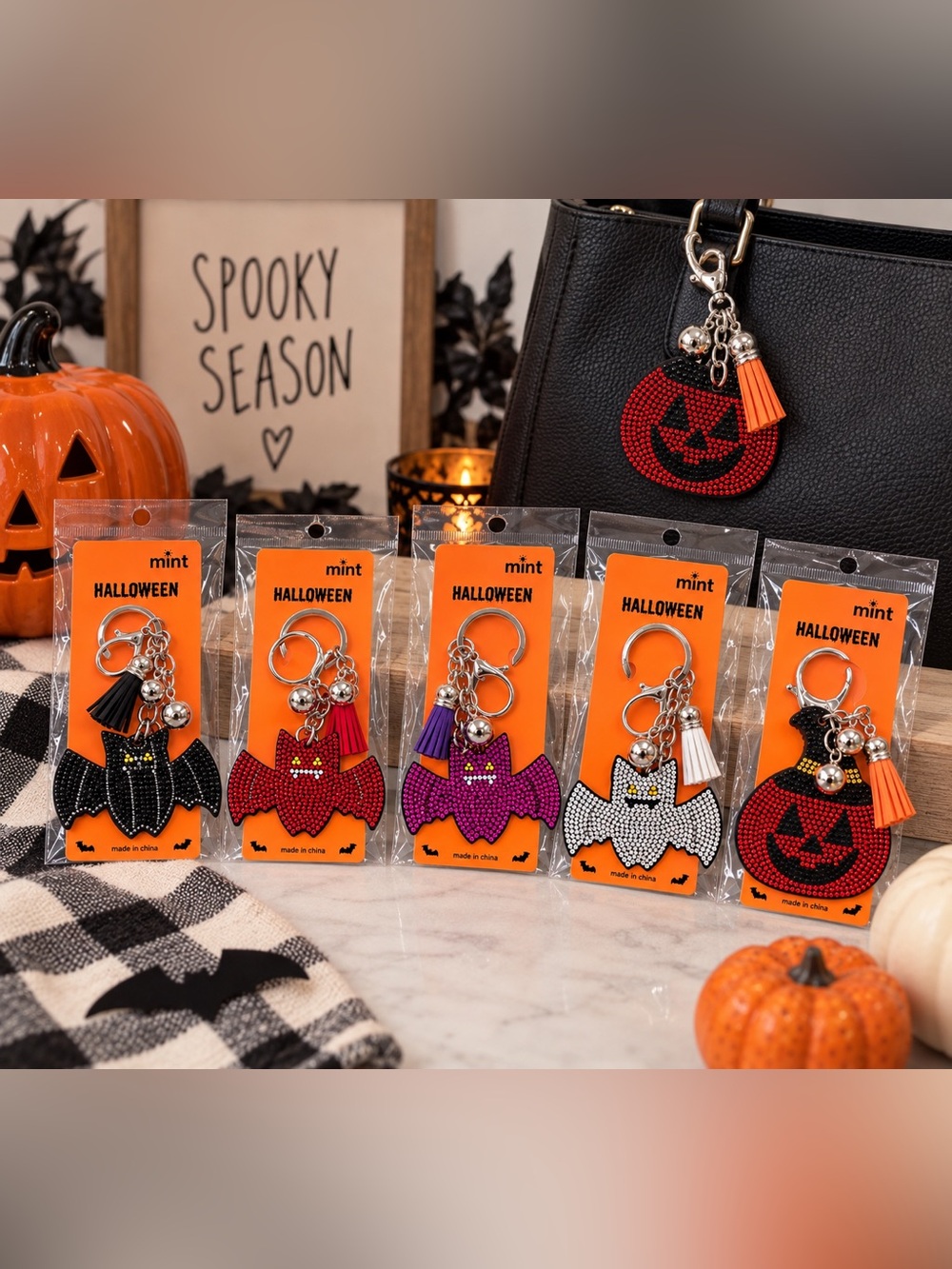 🎃Rhinestone Bling Halloween Keychain• Bat or Pumpkin • New 🎃